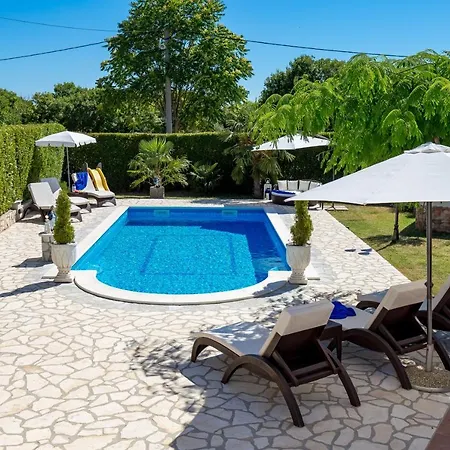 Seastar Villa *